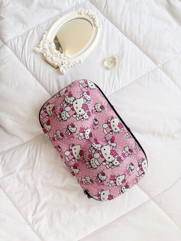 چمدون لباسزیر هلوکیتی💕
